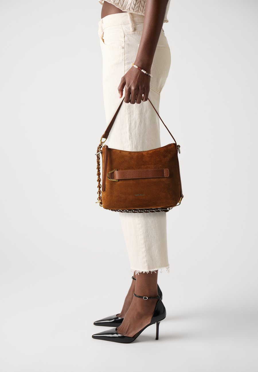 Сумка кросс-боди Coccinelle GRETEL , Cognac
Сумка кросс-боди Coccinelle GRETEL , Cognac