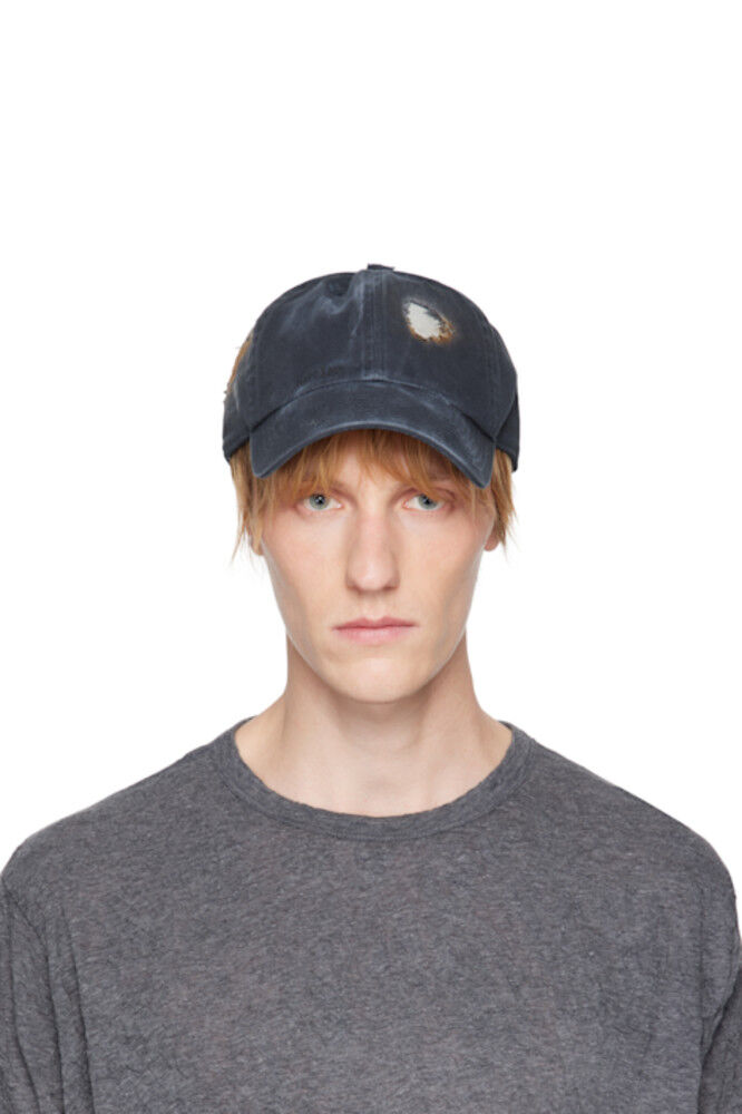 Эксклюзивная темно-синяя кепка SSENSE с эффектом потертости Apartment 1007
Эксклюзивная темно-синяя кепка SSENSE с эффектом потертости Apartment 1007