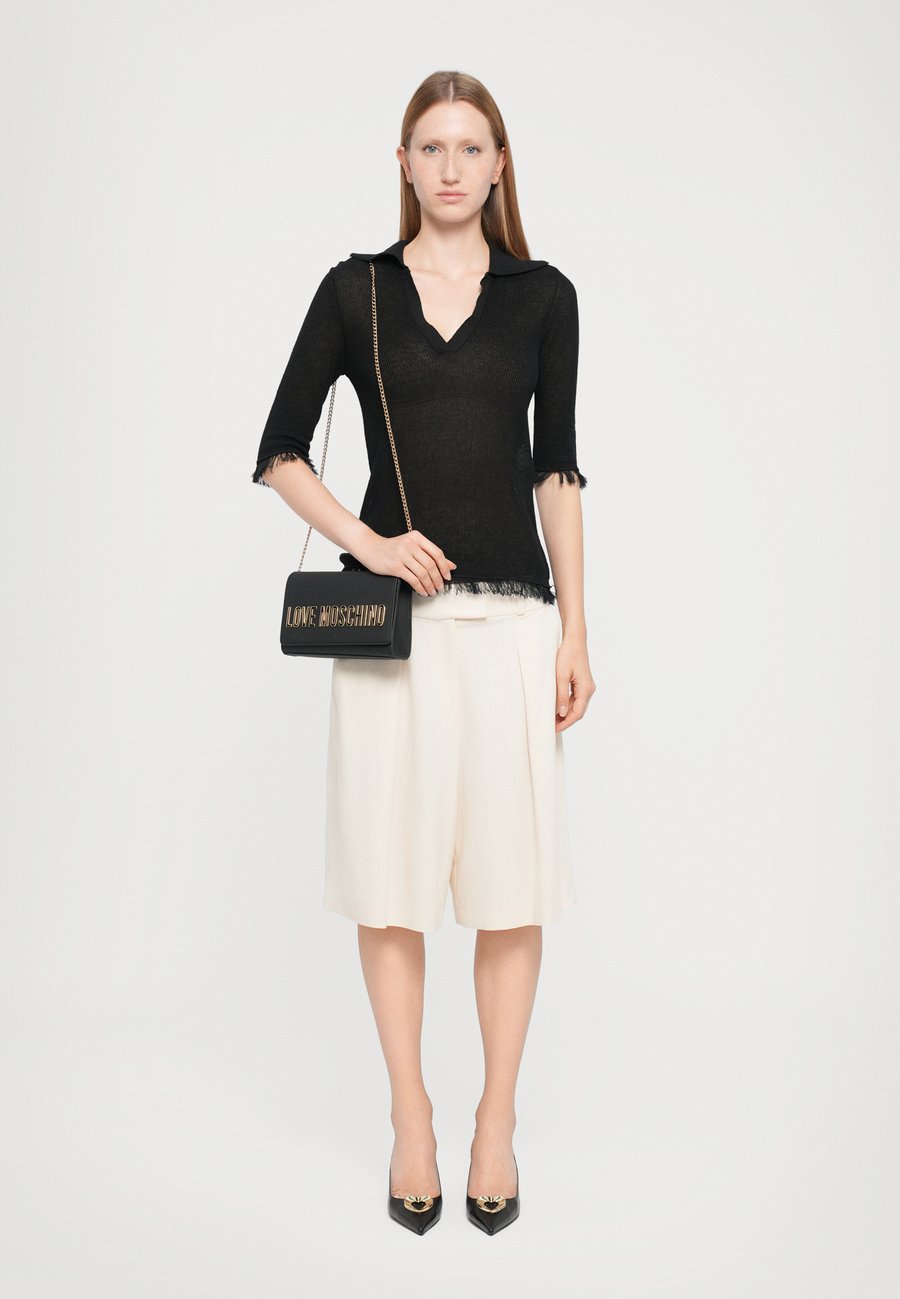 Сумка кросс-боди Love Moschino SMART DAILY BAG, Black
Сумка кросс-боди Love Moschino SMART DAILY BAG, Black