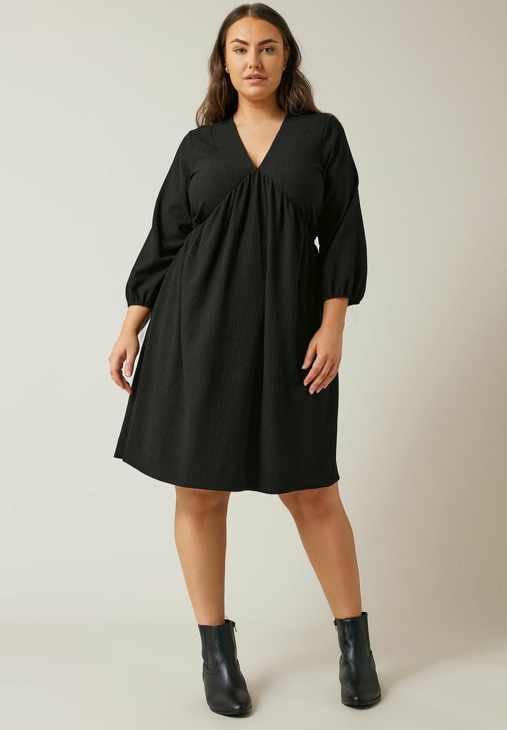 Повседневное платье Evans, антрацит
Повседневное платье Evans, антрацит