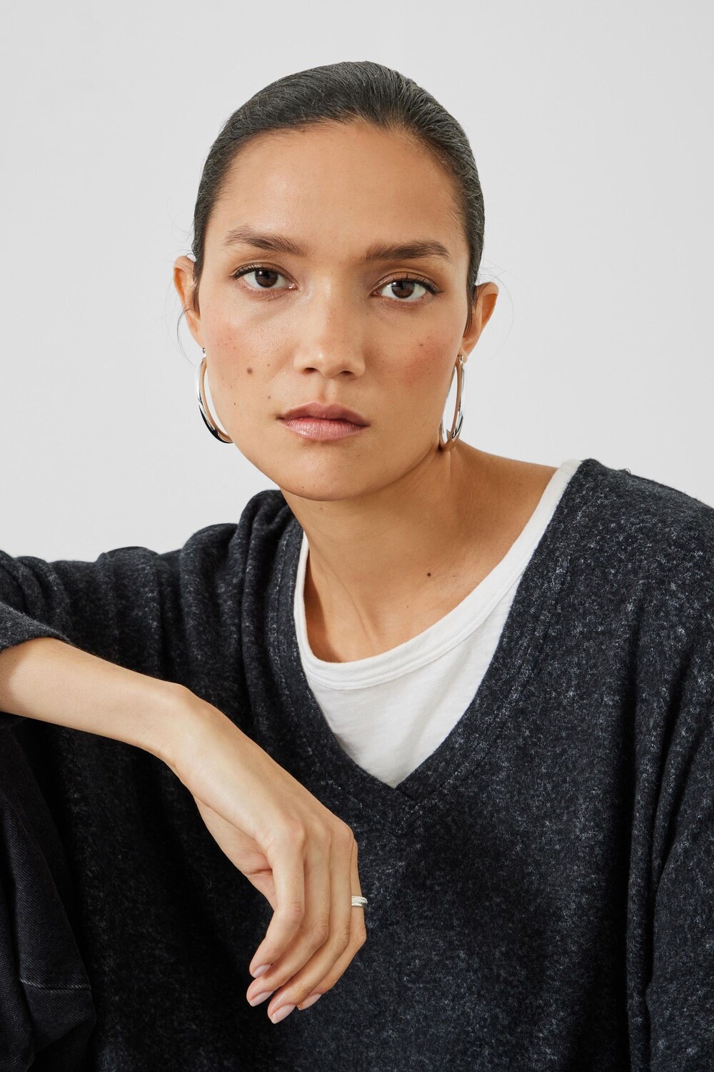 Очень мягкий топ-толстовка elle с V-образным вырезом Hush, серый
Очень мягкий топ-толстовка elle с V-образным вырезом Hush, серый