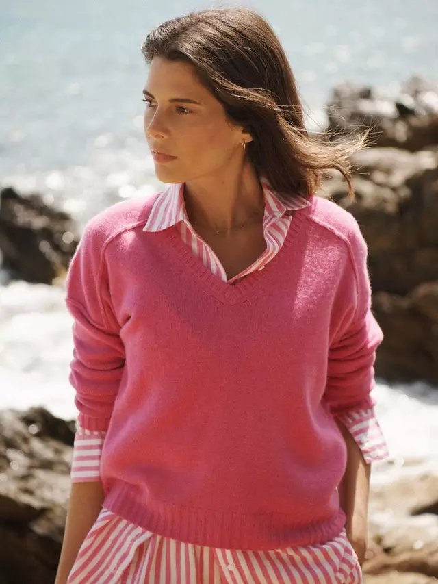 Джемпер NRBY Sydney Cashmere V-Neck, цвет berry
Джемпер NRBY Sydney Cashmere V-Neck, цвет berry