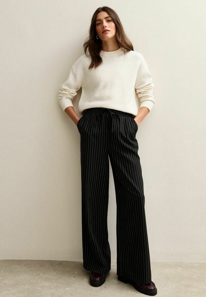 Брюки New Look PINSTRIPE WIDE , Black Pattern/Black
Брюки New Look PINSTRIPE WIDE , Black Pattern/Black
