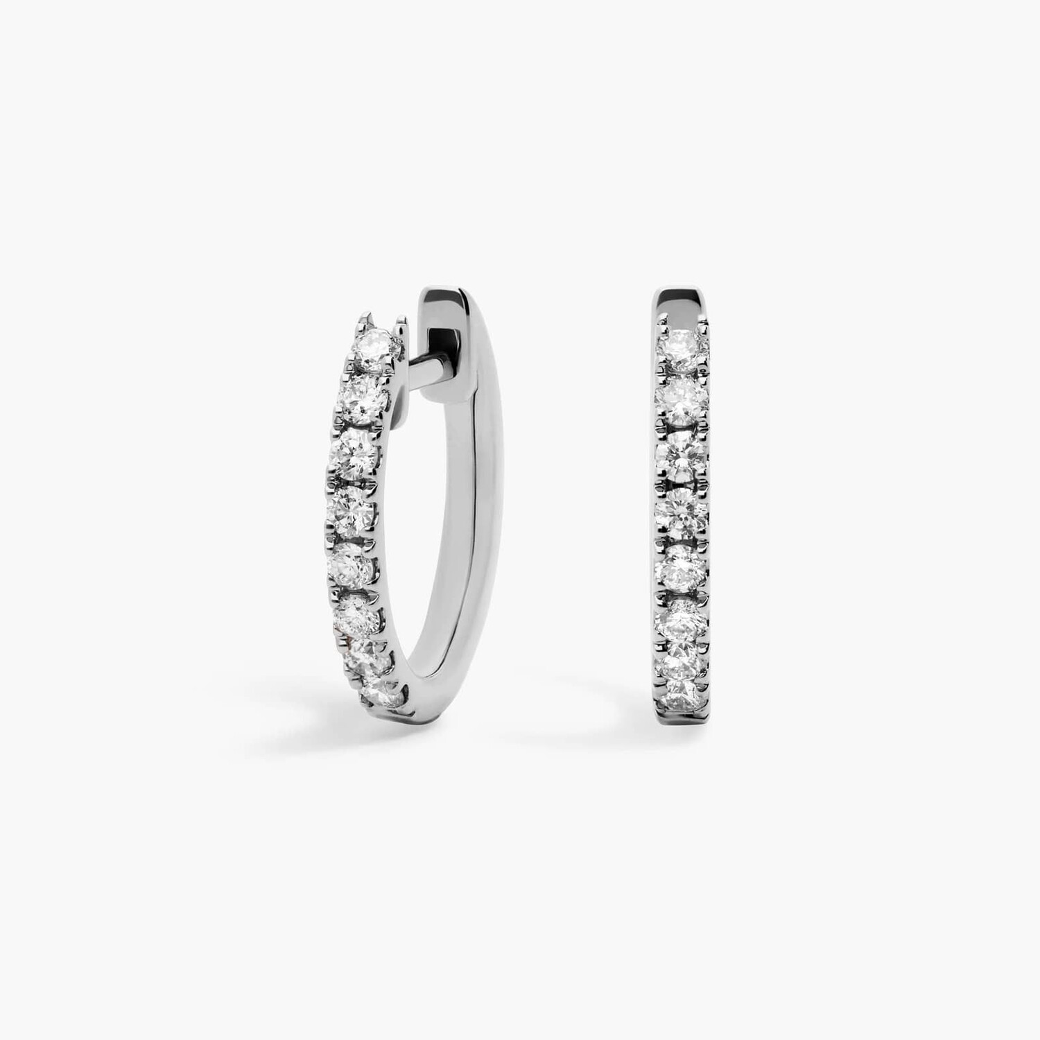 Миниатюрные серьги-кольца Huggie Hoop с бриллиантами из 14-каратного белого золота (1/4 карата) Blue Nile
Миниатюрные серьги-кольца Huggie Hoop с бриллиантами из 14-каратного белого золота (1/4 карата) Blue Nile