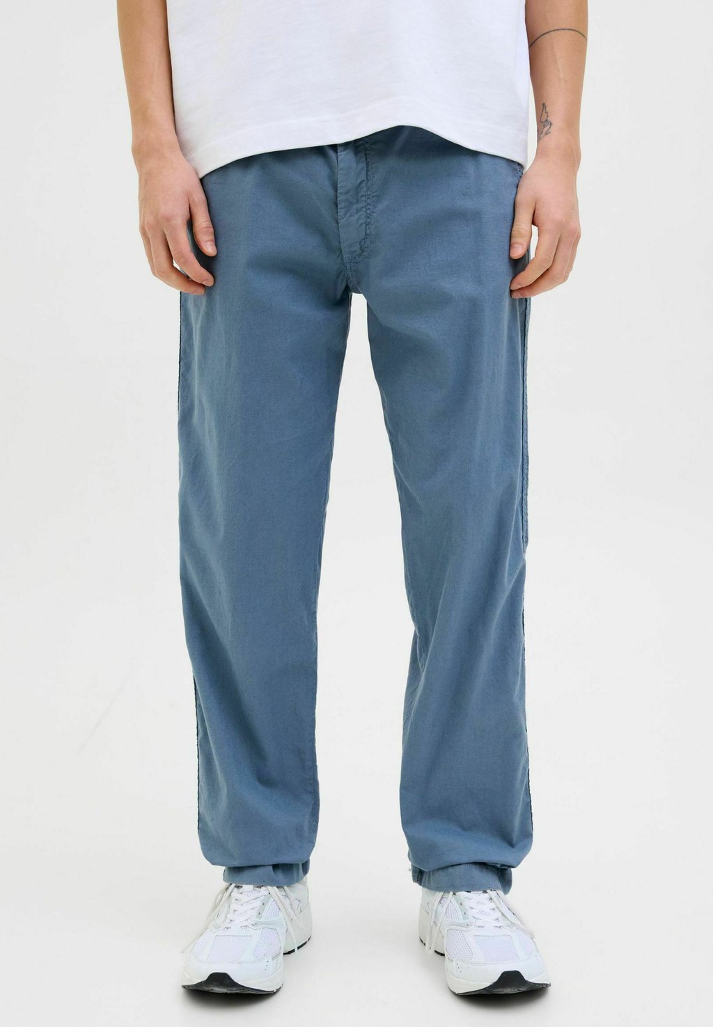 Брюки Jack & Jones, светло-голубой
Брюки Jack & Jones, светло-голубой