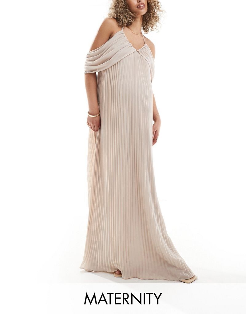 Бежевое шифоновое платье макси со складками и открытыми плечами TFNC Bridesmaids Maternity
Бежевое шифоновое платье макси со складками и открытыми плечами TFNC Bridesmaids Maternity