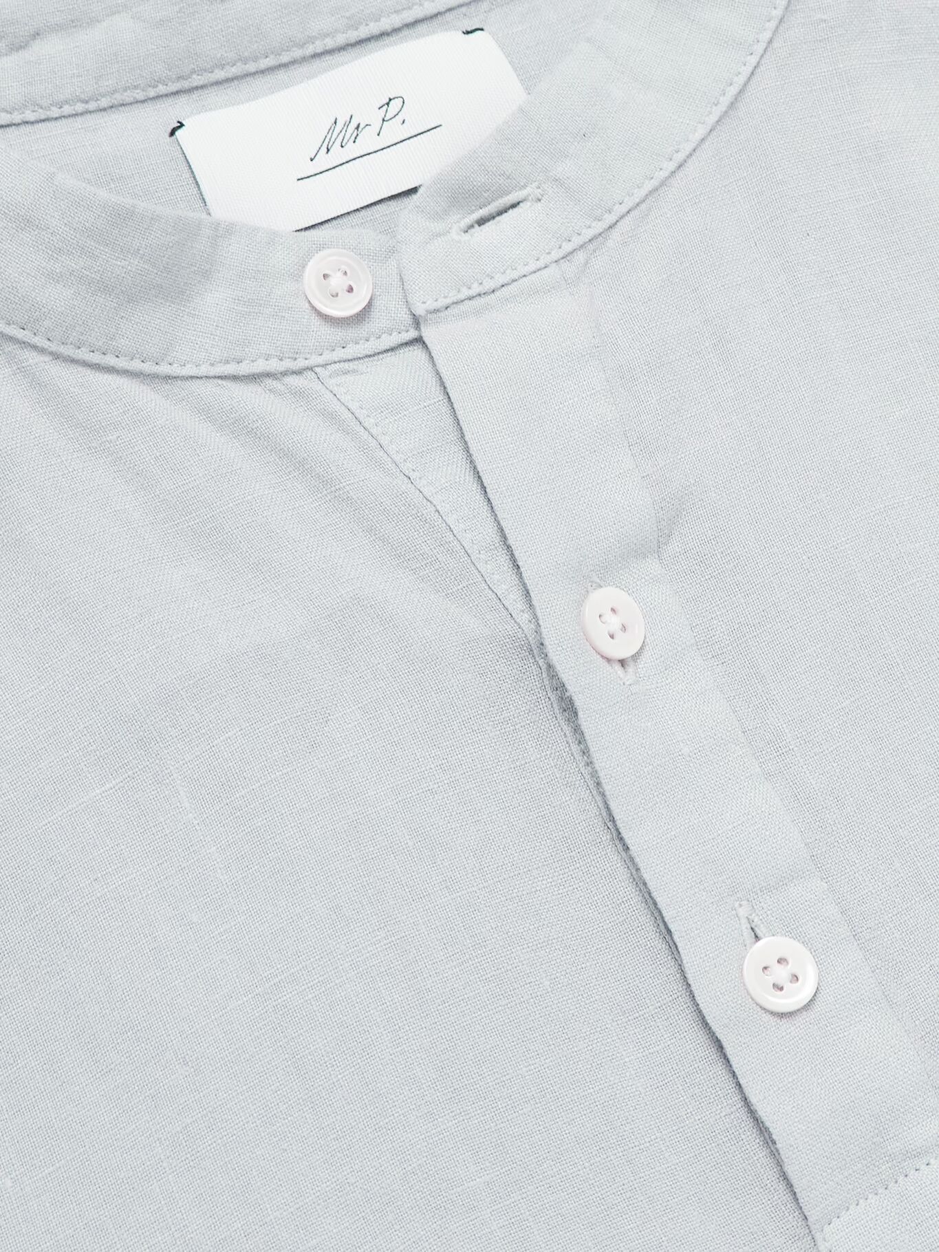 Льняная рубашка с воротником «дедушка» MR P., синий
Льняная рубашка с воротником «дедушка» MR P., синий