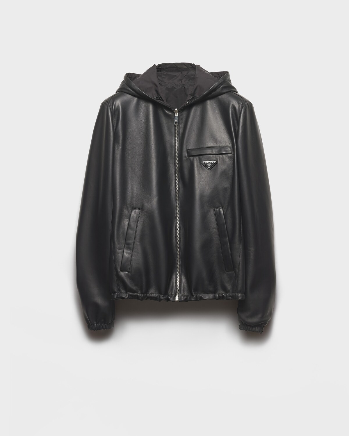 Двусторонняя куртка из наппа-натуральной кожи и Re-Nylon Prada, черный
Двусторонняя куртка из наппа-натуральной кожи и Re-Nylon Prada, черный