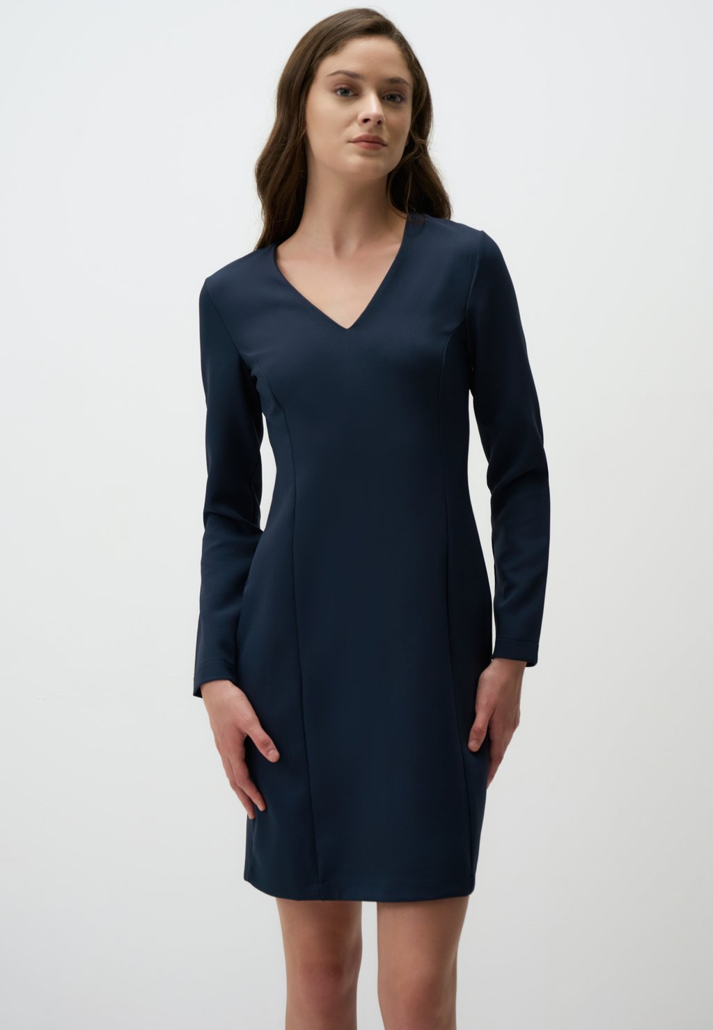 Платье-футляр V-NECK Jimmy Key, темно-синий
Платье-футляр V-NECK Jimmy Key, темно-синий