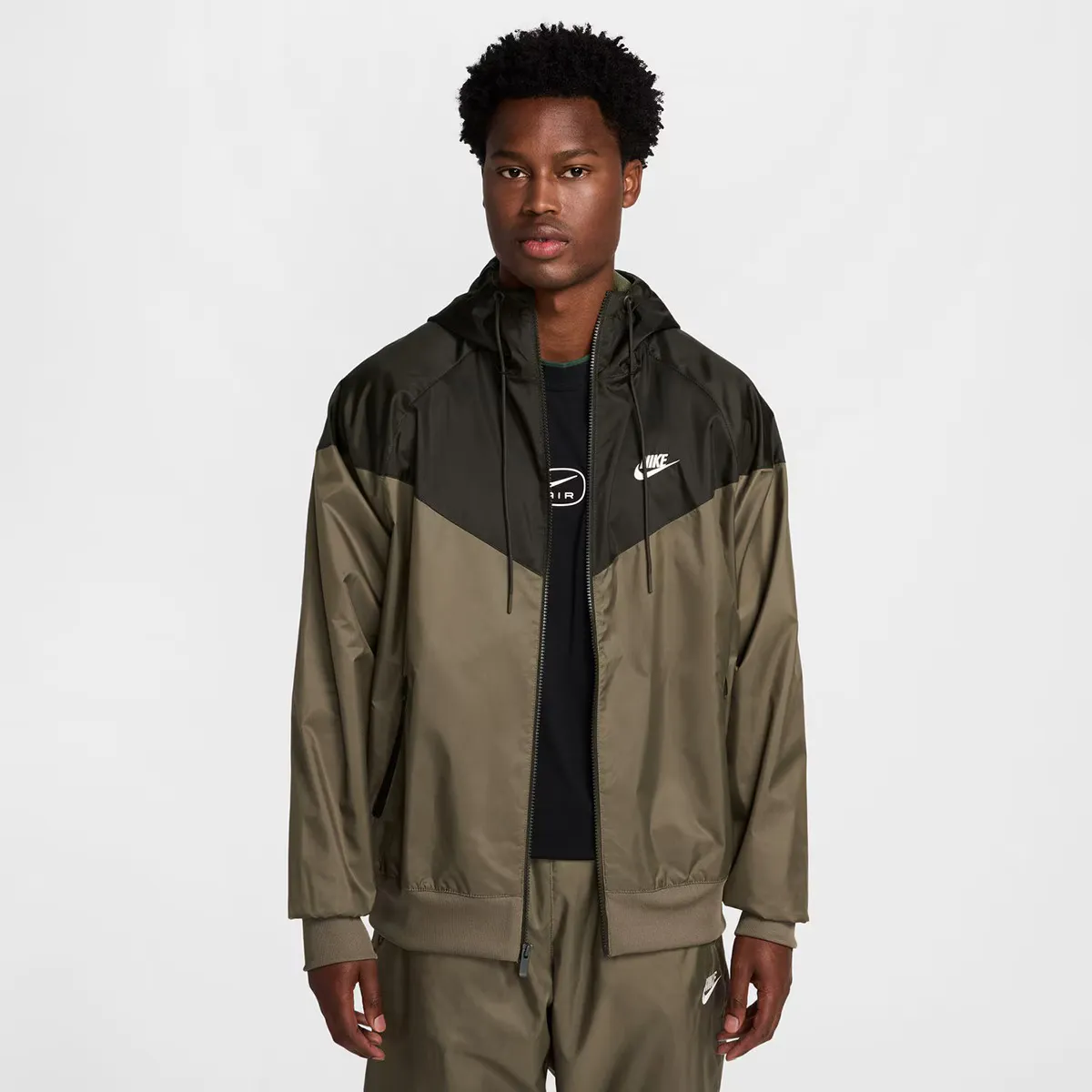 Куртка мужская Nike Sportswear Heritage Essentials Windrunner, оливковый/зеленый
Куртка мужская Nike Sportswear Heritage Essentials Windrunner, оливковый/зеленый
