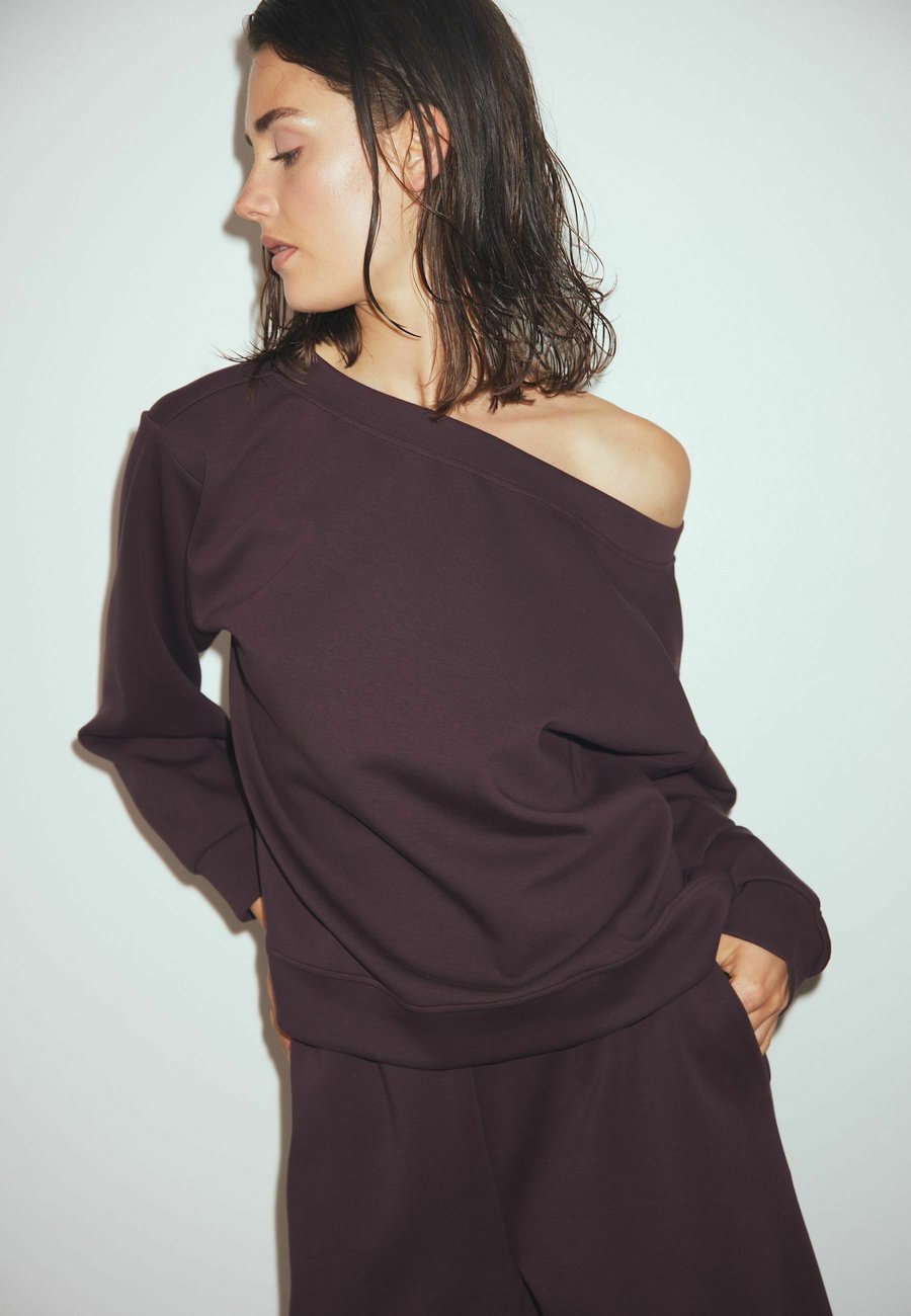 Толстовка Noella MEILANI , Winetasting/Red
Толстовка Noella MEILANI , Winetasting/Red