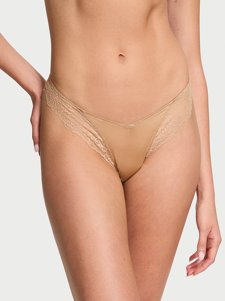 Трусики-Стринги с высоким вырезом бедра и отделкой из розового кружева Very Sexy, lace trim praline
Трусики-Стринги с высоким вырезом бедра и отделкой из розового кружева Very Sexy, lace trim praline