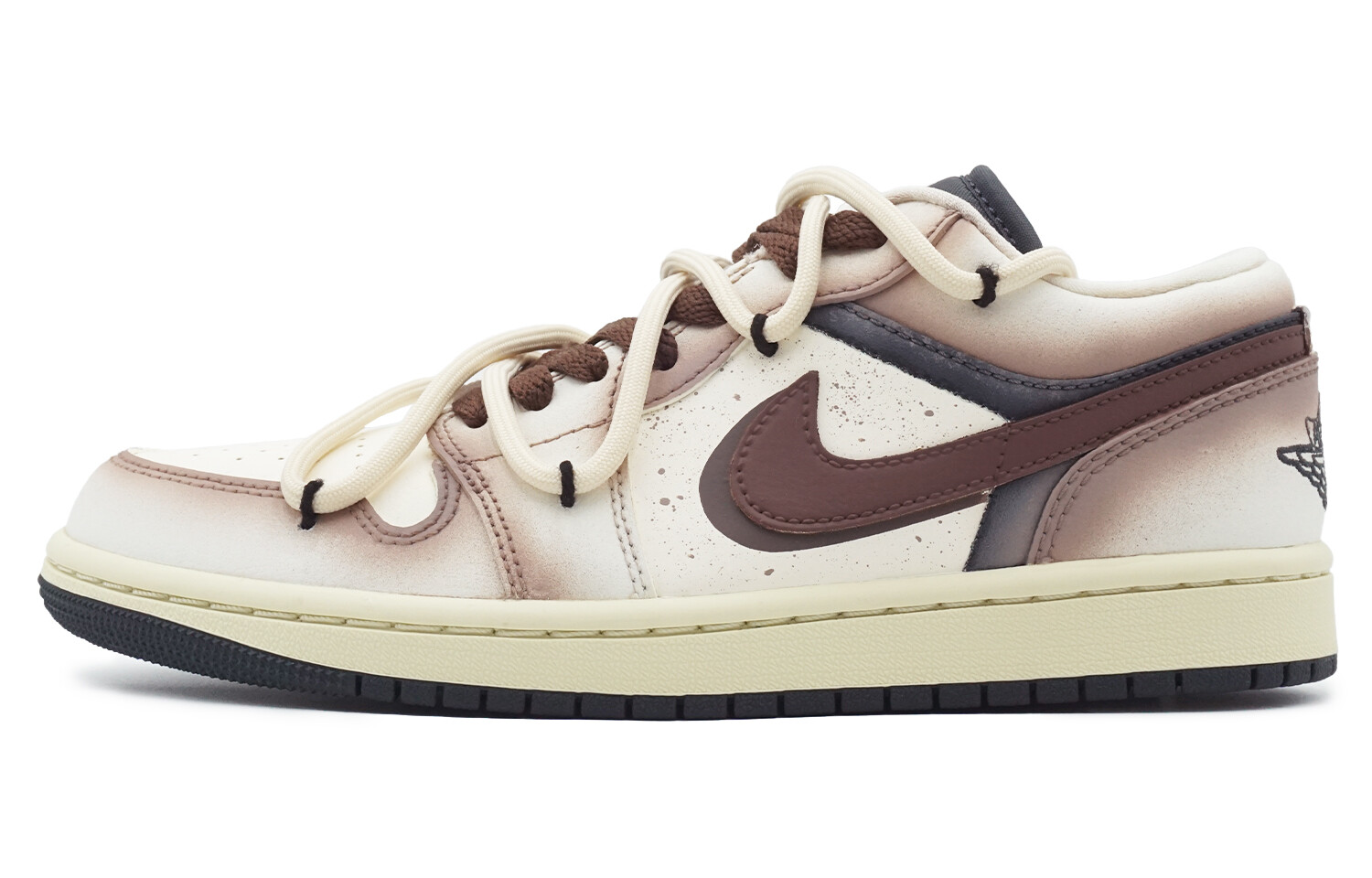 Кроссовки Air Jordan 1 Vintage Basketball Shoes Women's Low-top White/Brown, хаки
Кроссовки Air Jordan 1 Vintage Basketball Shoes Women's Low-top White/Brown, хаки