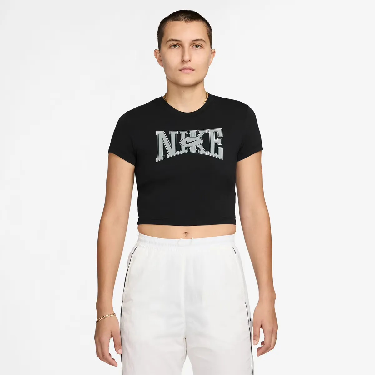 Женская футболка Nike Sportswear, черный
Женская футболка Nike Sportswear, черный