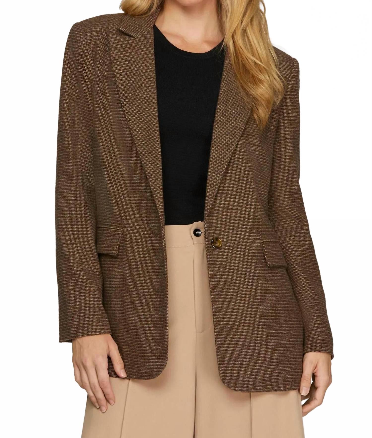 Шерстяной блейзер в мокко-браун SHE + SKY, мокко
Шерстяной блейзер в мокко-браун SHE + SKY, мокко