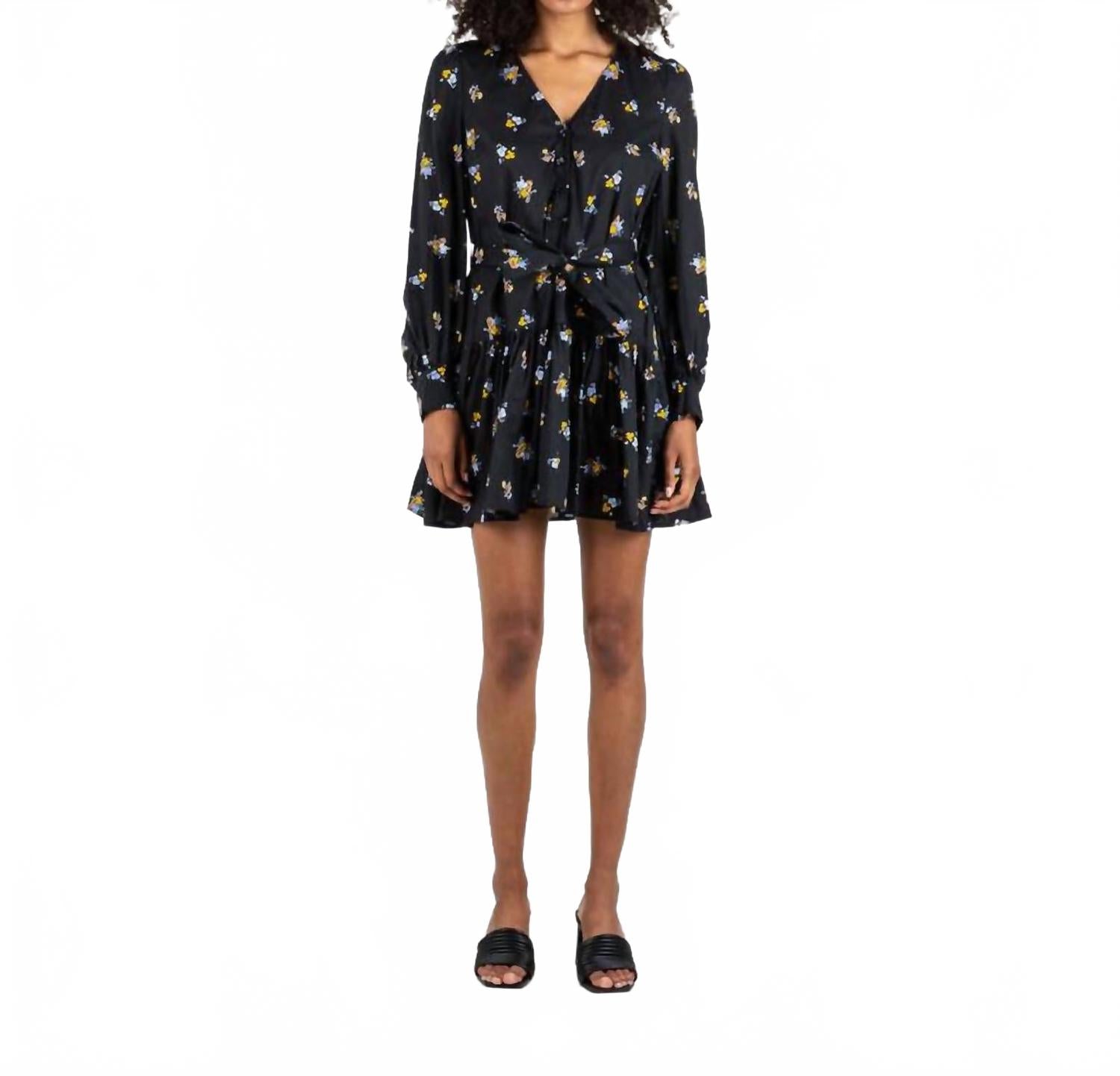 Платье Anise в черный цветочек BAUM UND PFERDGARTEN
Платье Anise в черный цветочек BAUM UND PFERDGARTEN