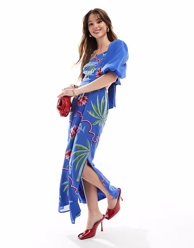 Платье-мидакси Maya с вышивкой и завязками на спине синего цвета
Платье-мидакси Maya с вышивкой и завязками на спине синего цвета