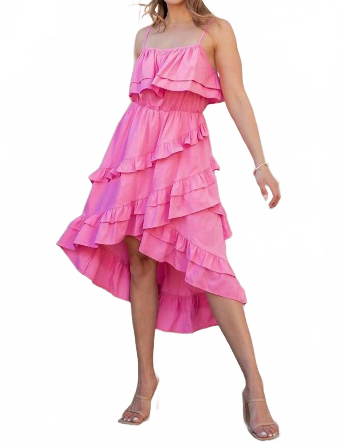 Майами плиссированное миди-платье в розовом цвете Strut & Bolt
Майами плиссированное миди-платье в розовом цвете Strut & Bolt