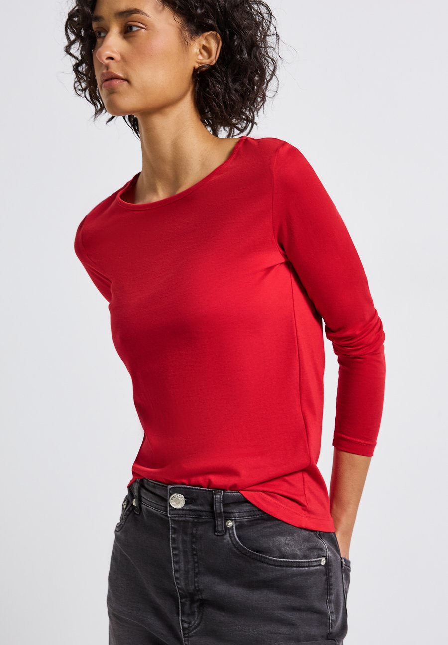 Топ Street One BASIC , Rot/Red
Топ Street One BASIC , Rot/Red