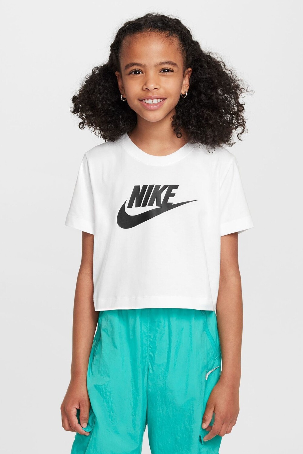 Укороченная футболка из 100% хлопка Nike, белый 
Укороченная футболка из 100% хлопка Nike, белый