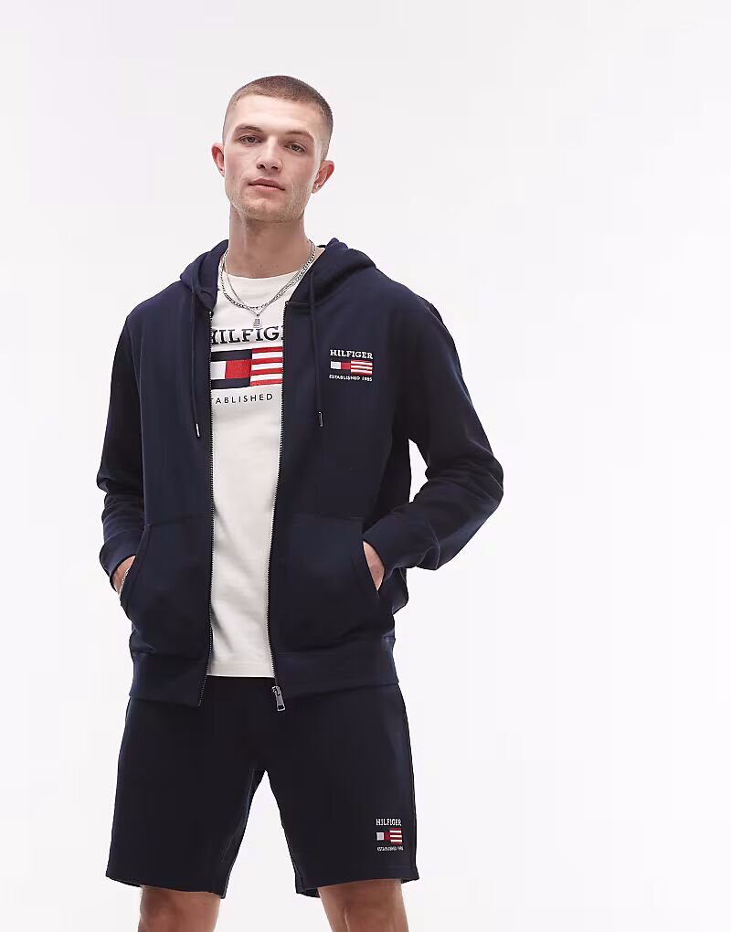Толстовка Tommy Hilfiger Americana с застежкой-молнией в цвете «американа» темно-синего цвета
Толстовка Tommy Hilfiger Americana с застежкой-молнией в цвете «американа» темно-синего цвета