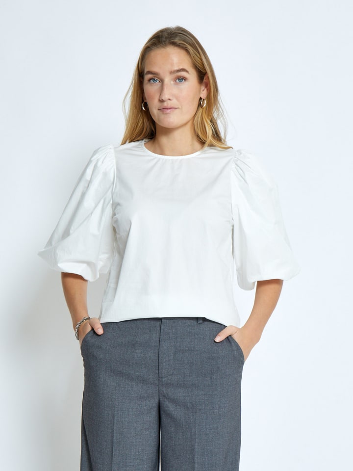 Блузка в стиле Cloud Dancer minus
Блузка в стиле Cloud Dancer minus