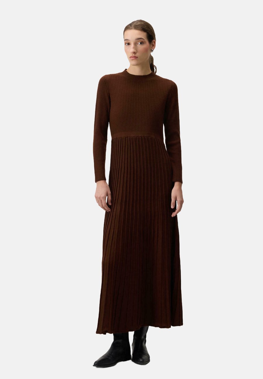 Платье Touché Privé Maxi dress, Brown/Brown
Платье Touché Privé Maxi dress, Brown/Brown