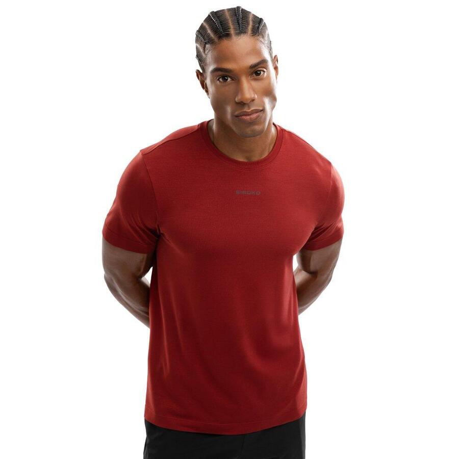 SIROKO Мужская тренировочная футболка с короткими рукавами Camargue Red
SIROKO Мужская тренировочная футболка с короткими рукавами Camargue Red