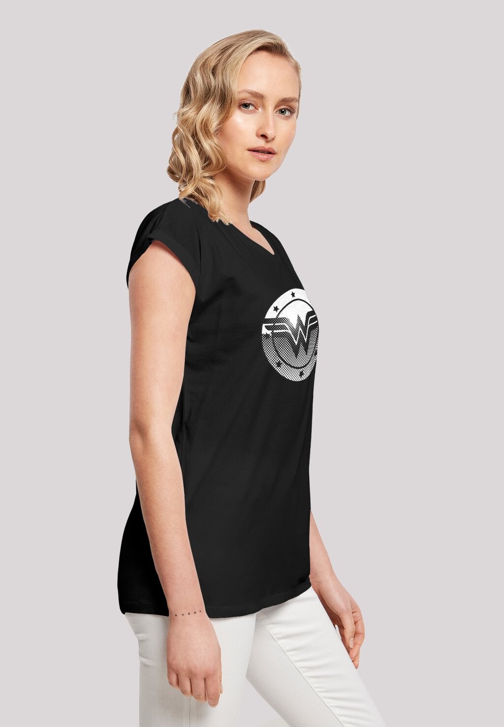 Футболка с принтом EXTENDED SHOULDER DC COMICS WONDERWOMAN SPOT LOGO F4NT4STIC, черный
Футболка с принтом EXTENDED SHOULDER DC COMICS WONDERWOMAN SPOT LOGO F4NT4STIC, черный