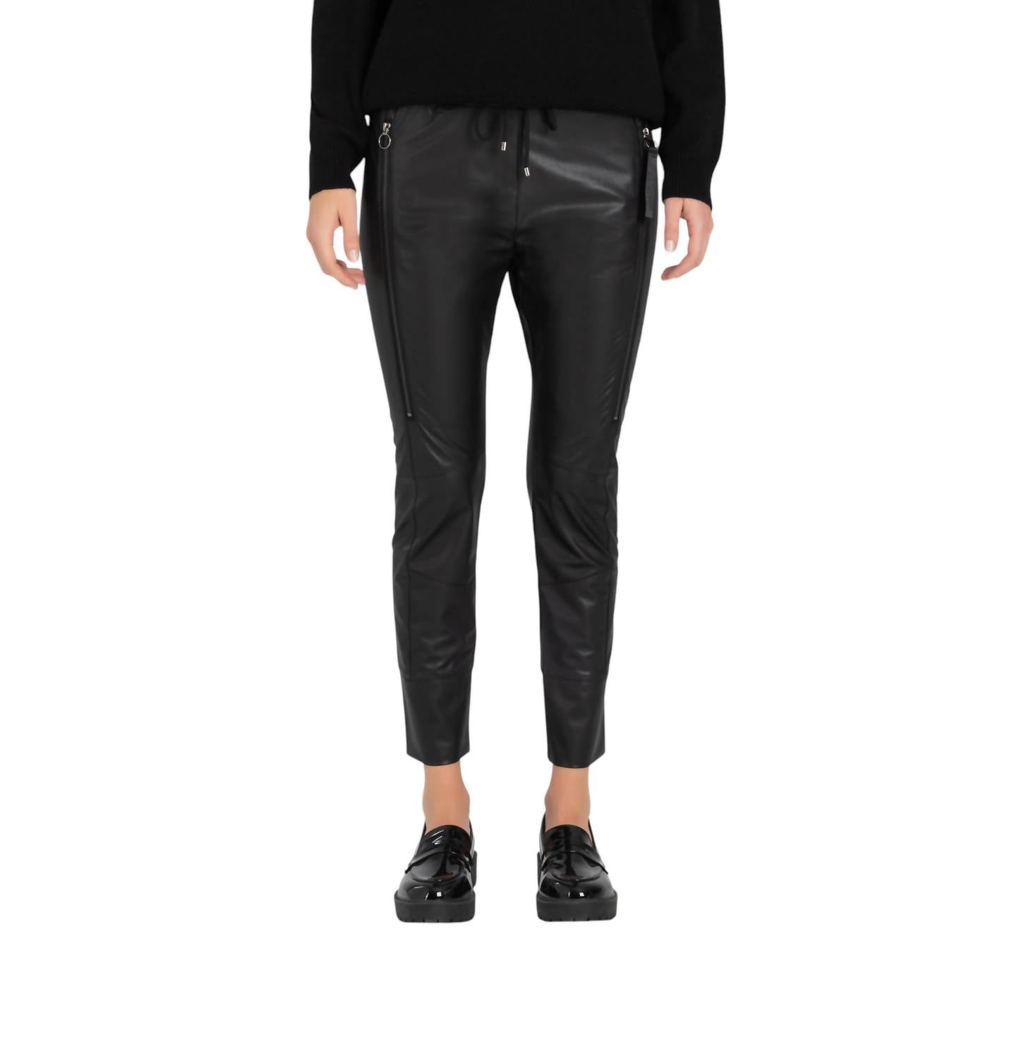 Спортивные штаны Future Vegan черного цвета MAC
Спортивные штаны Future Vegan черного цвета MAC