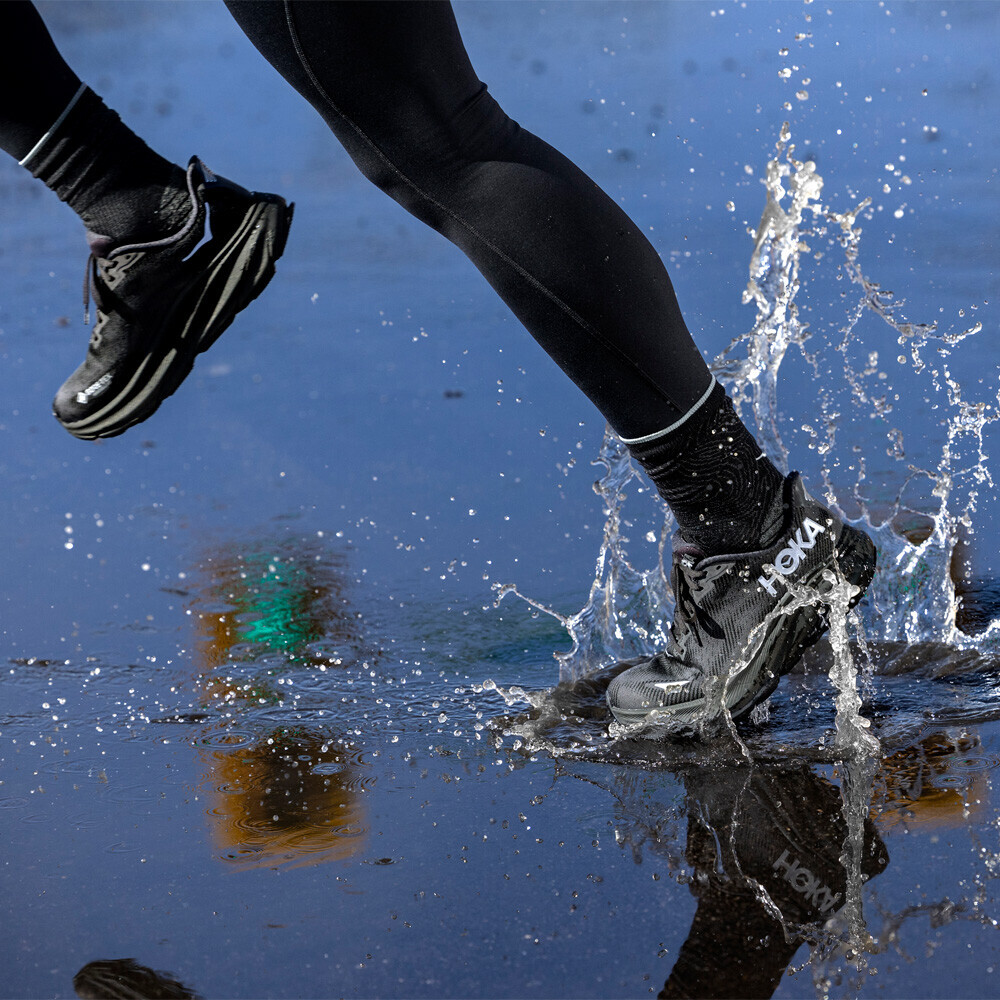 Кроссовки для бега Hoka One One Clifton 9 GORE-TEX, черный
Кроссовки для бега Hoka One One Clifton 9 GORE-TEX, черный