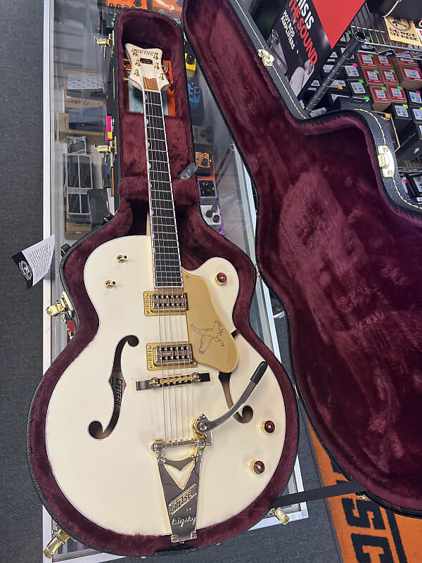 Электрогитара 2023 Gretsch G6136T-59 Vintage Select Edition '59 Falcon Hollow Body with Bigsby, TV Jones-Vintage White Lacquer Free Shipping
Электрогитара 2023 Gretsch G6136T-59 Vintage Select Edition '59 Falcon Hollow Body with Bigsby, TV Jones-Vintage White Lacquer Free Shipping
