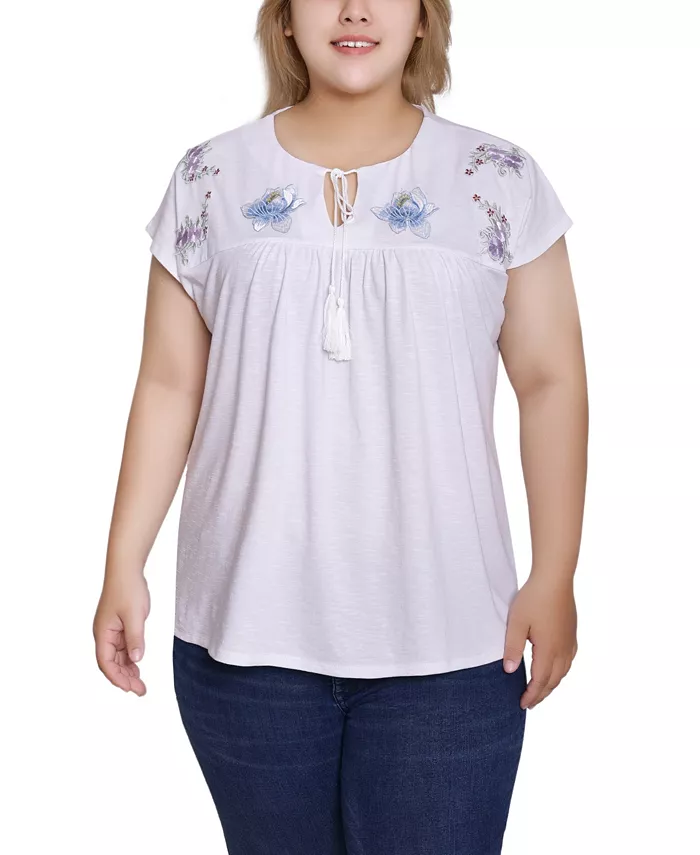 Топ больших размеров с вышитой кокеткой и удлиненными рукавами NY Collection, белый 
Топ больших размеров с вышитой кокеткой и удлиненными рукавами NY Collection, белый