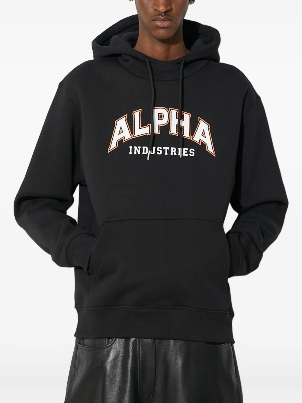 Толстовка с логотипом аркой Alpha Industries, черный
Толстовка с логотипом аркой Alpha Industries, черный
