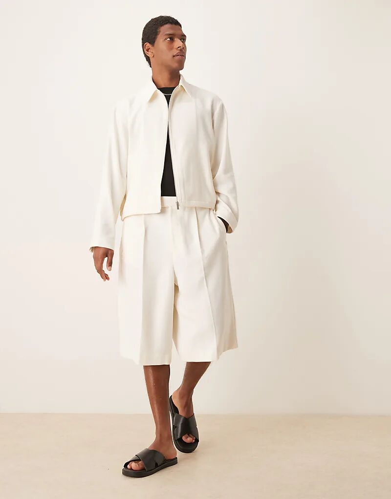 Элегантные шорты-бермуды ASOS DESIGN свободного кроя из белого микротекстурированного материала
Элегантные шорты-бермуды ASOS DESIGN свободного кроя из белого микротекстурированного материала