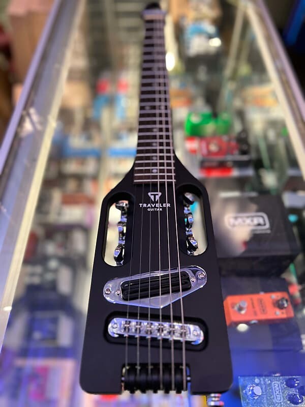 Электрогитара Traveler ULEL-BLK Ultra-Light Electric Travel Guitar 2010s - Black
Электрогитара Traveler ULEL-BLK Ultra-Light Electric Travel Guitar 2010s - Black