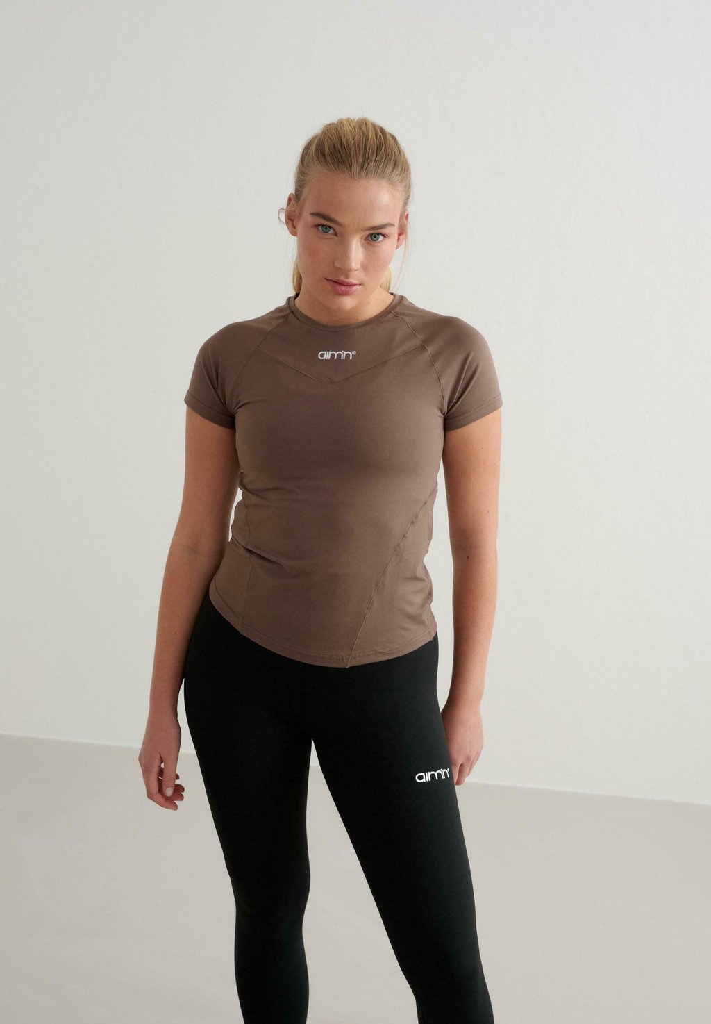 Футболка с принтом aim’n, коричневый 
Футболка с принтом aim’n, коричневый