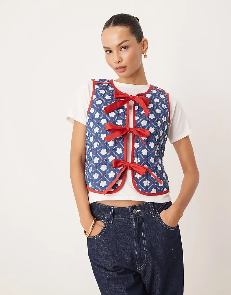 Стеганый жилет OMNES Jojo в клетку с цветочным принтом
Стеганый жилет OMNES Jojo в клетку с цветочным принтом