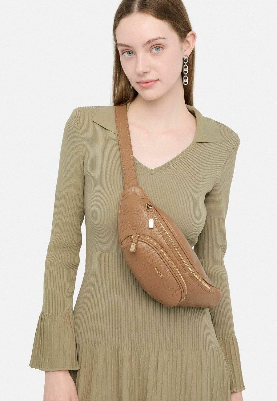 Сумка кросс-боди LIU JO MEDIUM BETTER , Cognac
Сумка кросс-боди LIU JO MEDIUM BETTER , Cognac