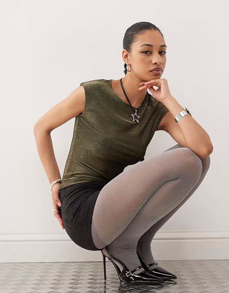 Футболка Motel nova металлик в золотом цвете
Футболка Motel nova металлик в золотом цвете