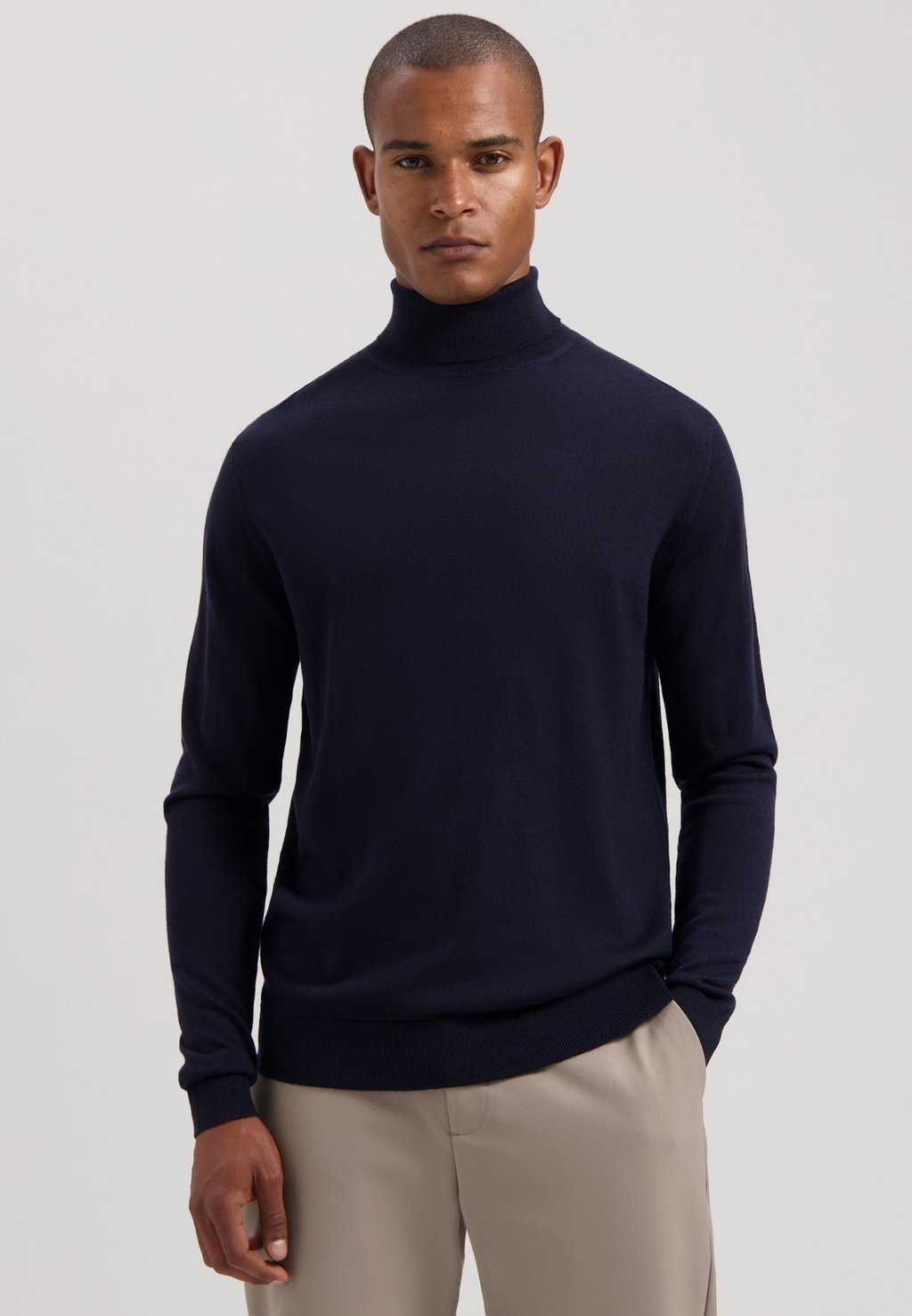 Джемпер DESTIN TURTLE NECK Dstrezzed, темно-синий
Джемпер DESTIN TURTLE NECK Dstrezzed, темно-синий