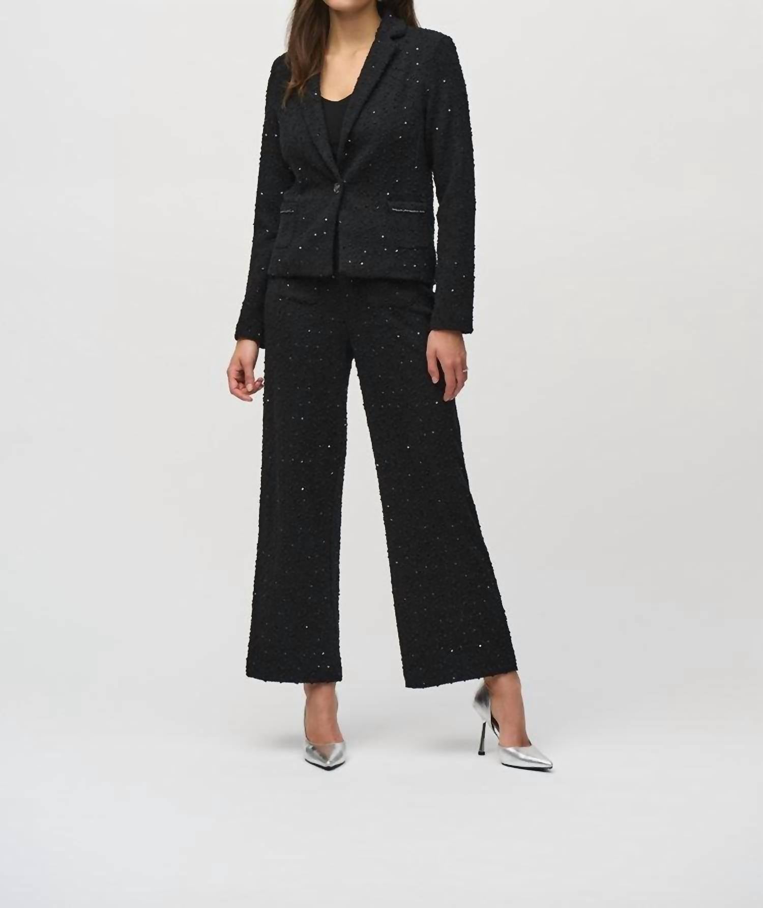 Блейзер из букле с пайетками черного цвета Joseph Ribkoff
Блейзер из букле с пайетками черного цвета Joseph Ribkoff