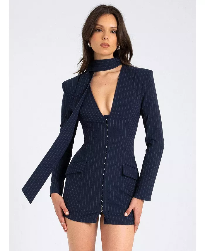 Женское платье-блейзер Tahlia Deep V в тонкую полоску темно-синего цвета с воротником-шарфом Miss Circle, синий
Женское платье-блейзер Tahlia Deep V в тонкую полоску темно-синего цвета с воротником-шарфом Miss Circle, синий