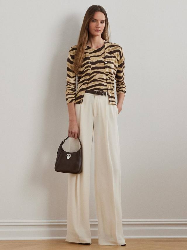 Lauren Eyelah джемпер с коротким рукавом и зебровым принтом Ralph Lauren, Mascarpone Crm/Brwn
Lauren Eyelah джемпер с коротким рукавом и зебровым принтом Ralph Lauren, Mascarpone Crm/Brwn