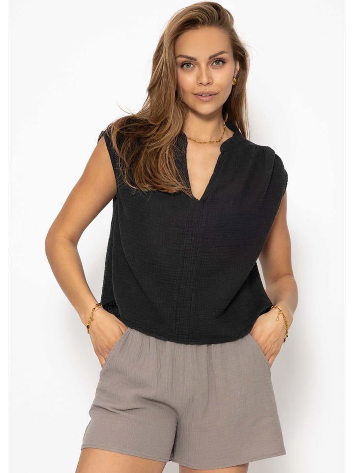 Муслиновая рубашка черного цвета SASSYCLASSY
Муслиновая рубашка черного цвета SASSYCLASSY