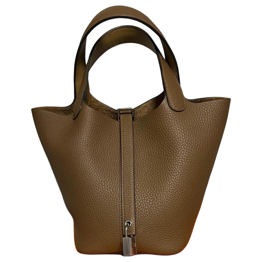 HERMES Пикотин Лок сумка через плечо из телячьей кожи женская 3G Алезан каштан
HERMES Пикотин Лок сумка через плечо из телячьей кожи женская 3G Алезан каштан