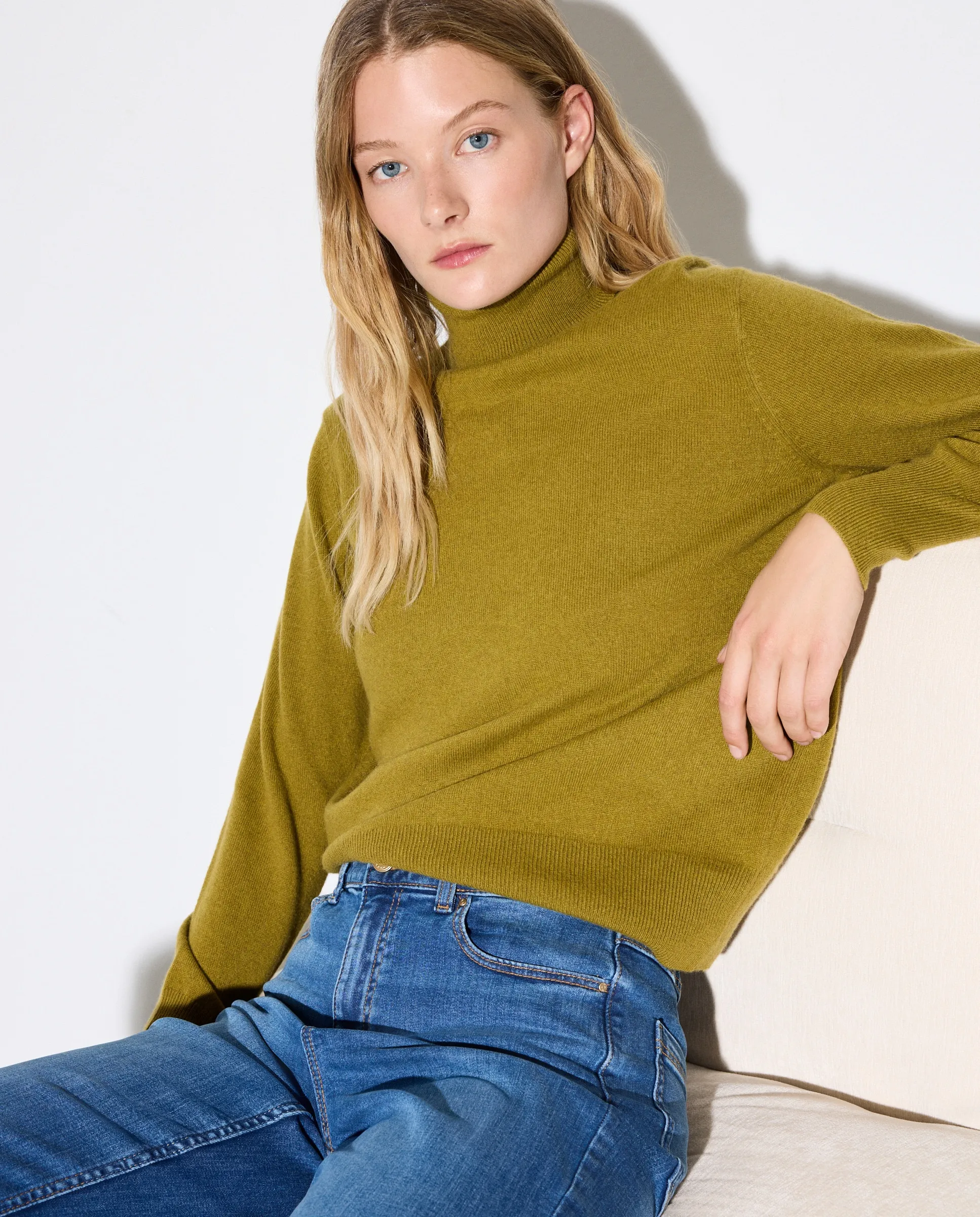 Женский свитер с высоким воротником Woman El Corte Inglés, оливковый 
Женский свитер с высоким воротником Woman El Corte Inglés, оливковый