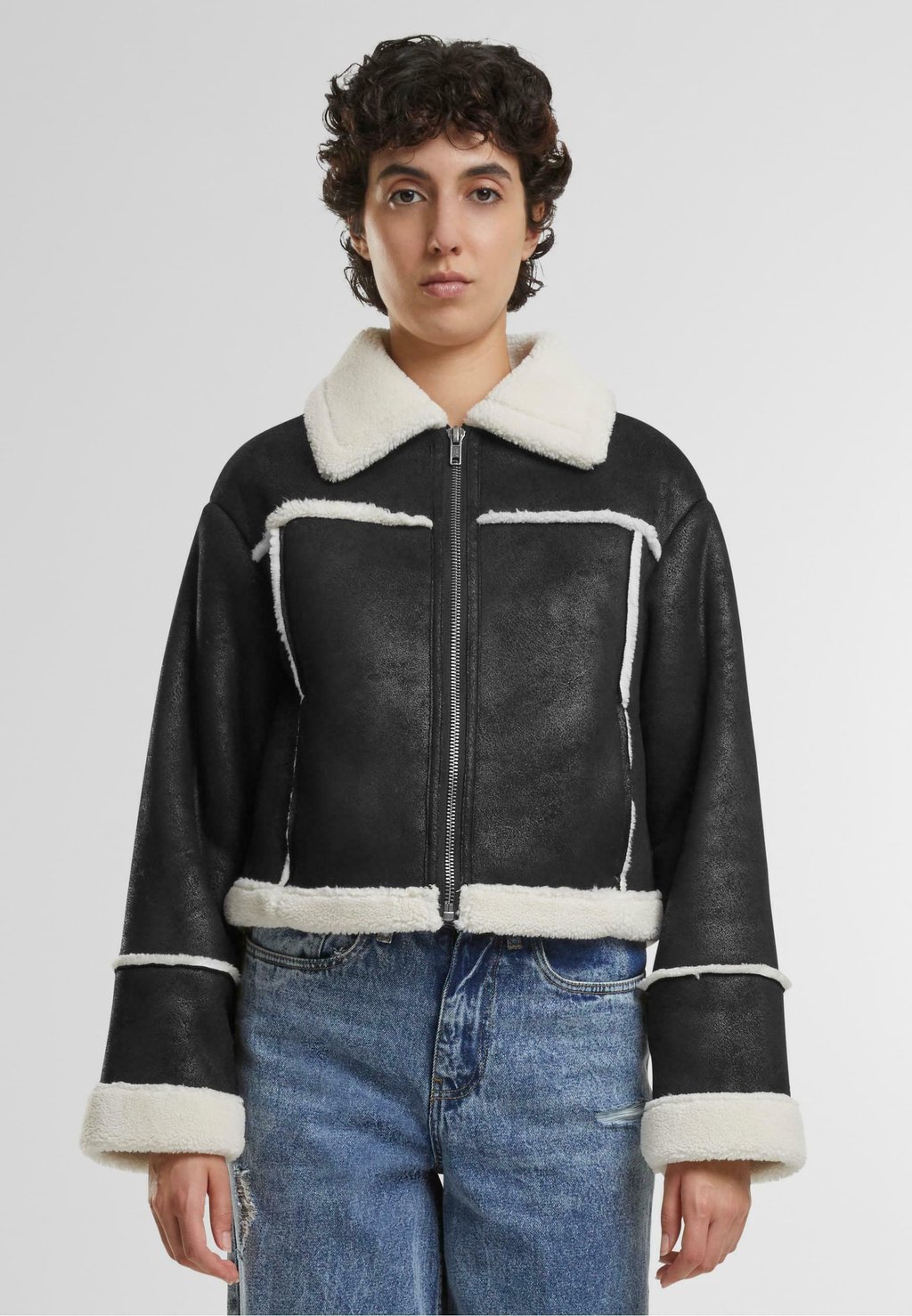 Куртка из искусственной кожи Urban Classics, черный 
Куртка из искусственной кожи Urban Classics, черный