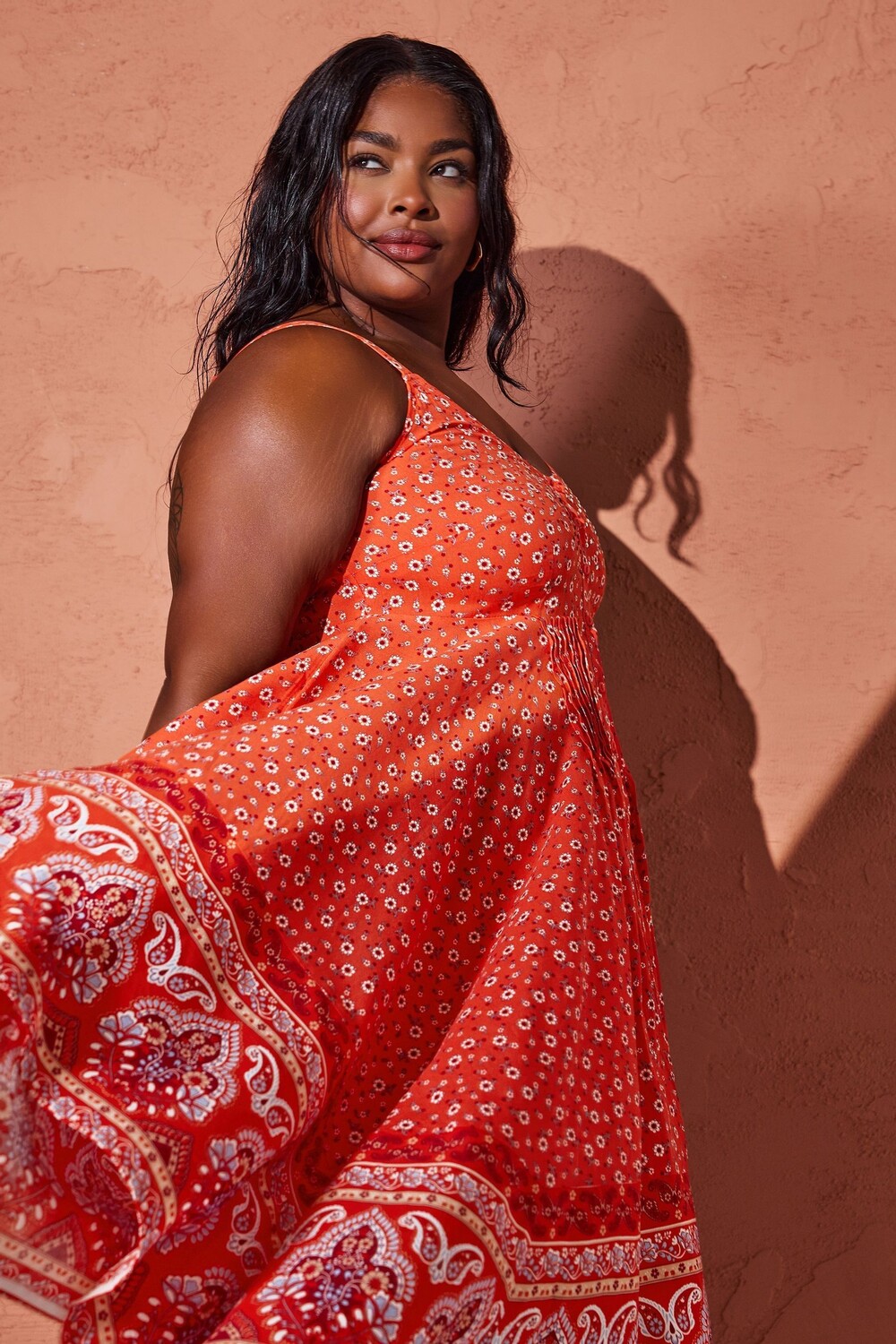 Платье Hanky с каймой и подолом Yours, красный
Платье Hanky с каймой и подолом Yours, красный