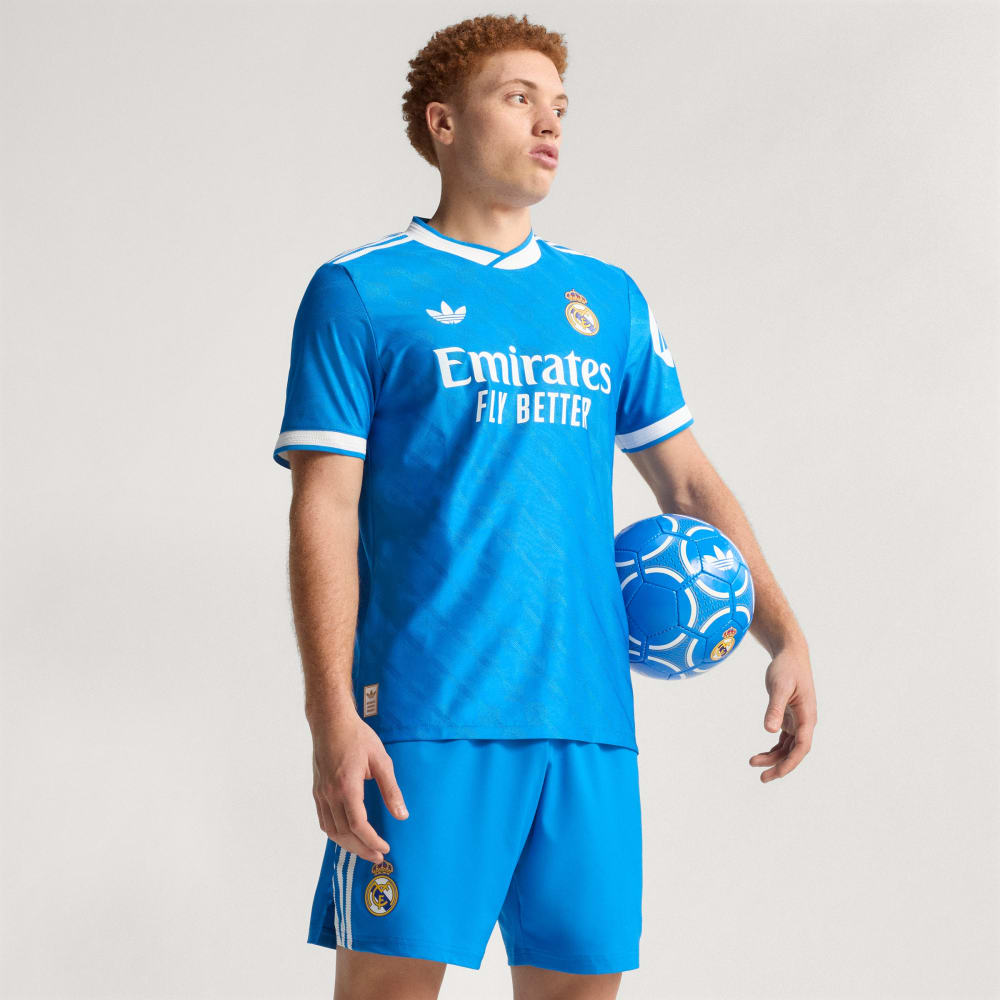 Джерси Adidas Real Madrid 25/26 Third Authentic Jersey, цвет Blue Bird
Джерси Adidas Real Madrid 25/26 Third Authentic Jersey, цвет Blue Bird